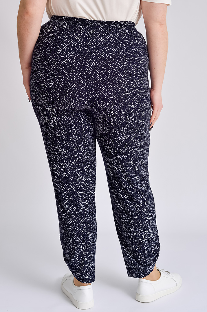 Брюки зауженные в горох больших размеров