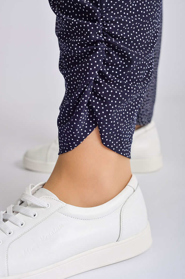 Брюки зауженные в горох больших размеров