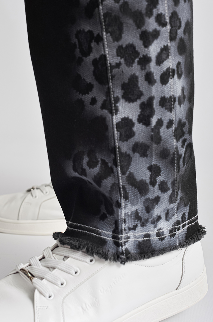 Джинси завужені з леопардовим принтом великих розмірів