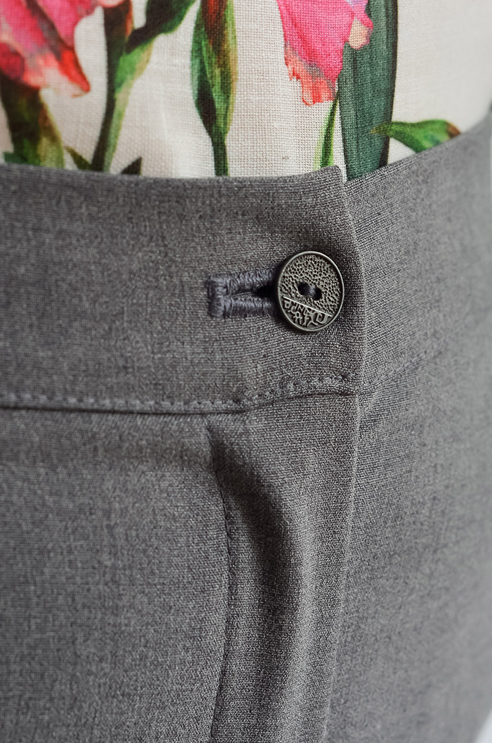 Брюки класичні в сірому кольорі великих розмірів