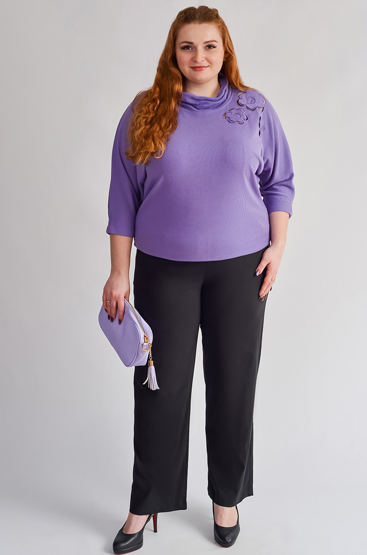 Брюки середні в чорному кольорі великих розмірів