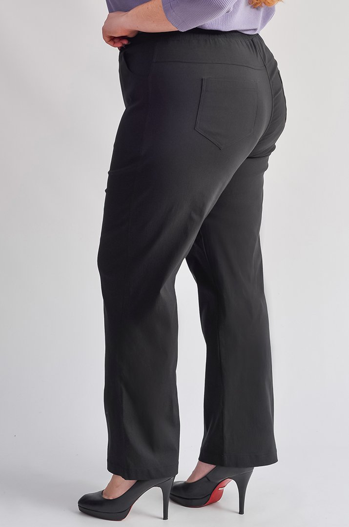 Брюки середні в чорному кольорі великих розмірів