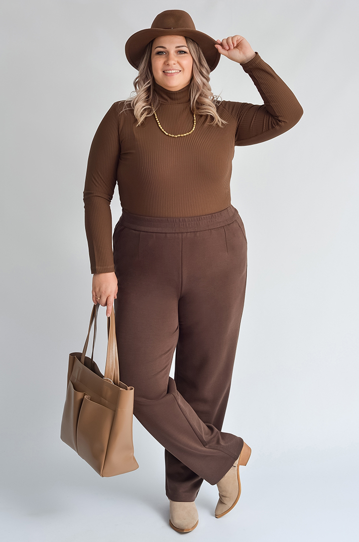 trikotazhnye_bryuki_s_karmanami_i_udobnym_poyasom-rezinkoj_bolshih_razmerov_45492_Pishna_Krasa Трикотажные брюки с карманами и удобным поясом-резинкой больших размеров