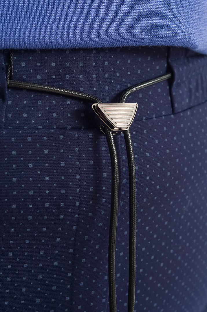 Широкі брюки з декоративним фіксатором на поясі великих розмірів