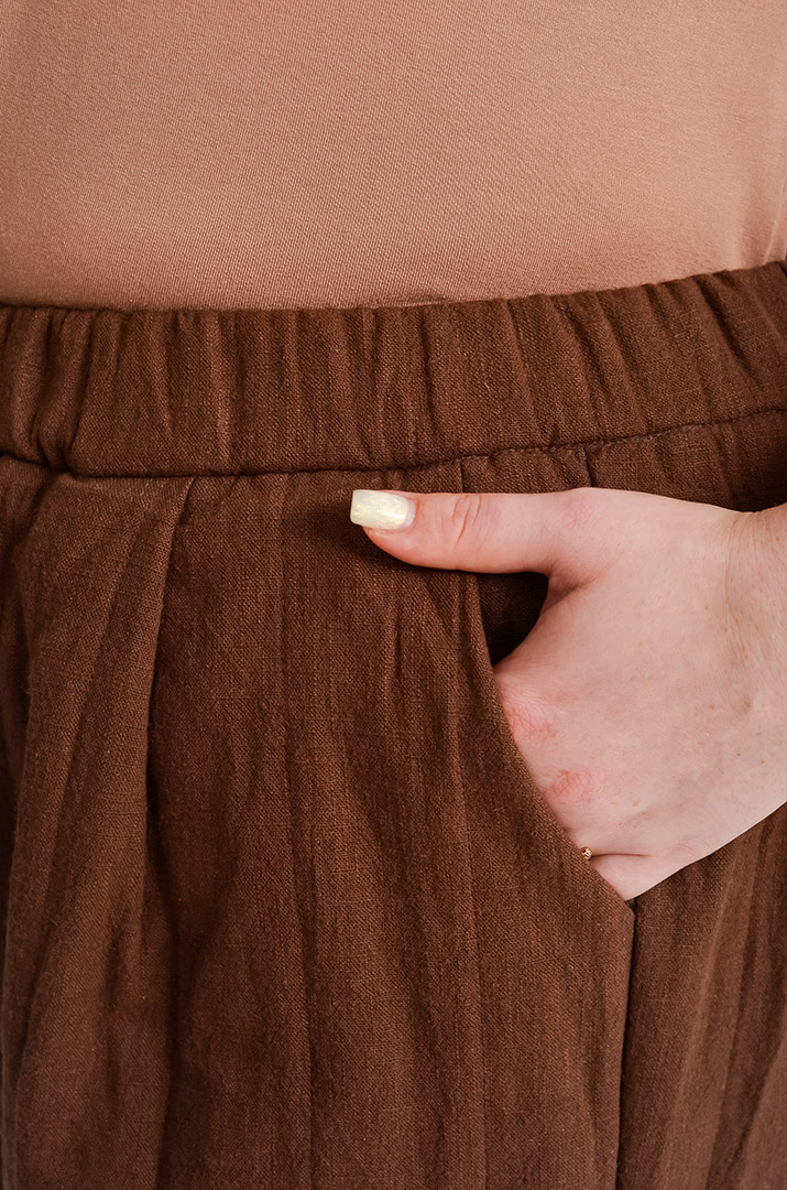 Вільні брюки-банани з декоративною вставкою великих розмірів