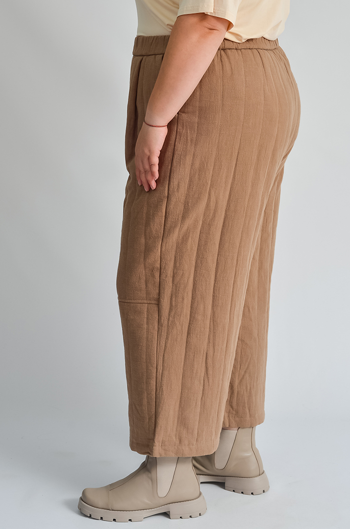 Вільні брюки-банани з декоративною вставкою великих розмірів