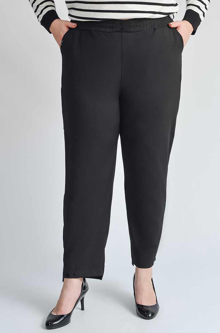 Черные брюки 7/8 с декоративными пуговицами больших размеров