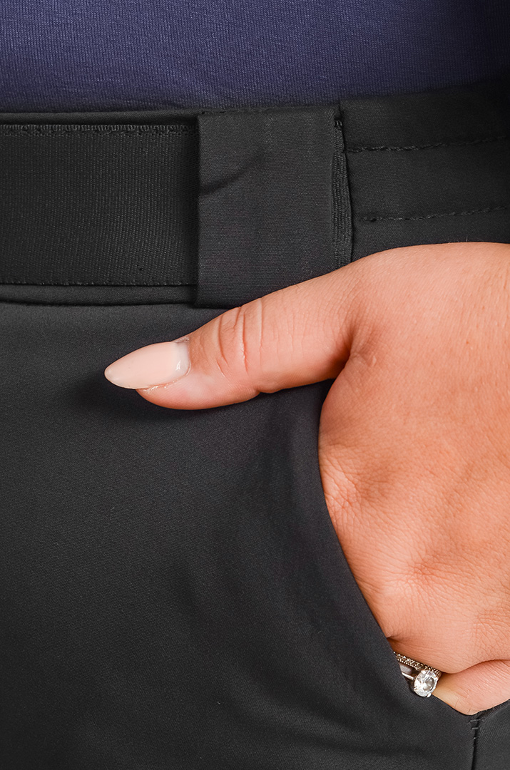 Брюки 7/8 черного цвета с минималистичным дизайном больших размеров