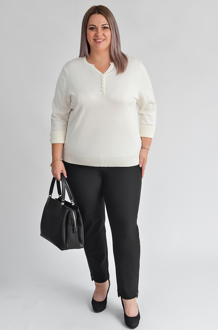 Черные брюки 7/8 с декоративными стразами больших размеров