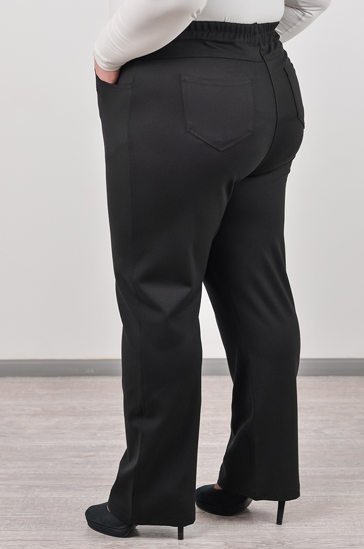 Брюки с карманами черного цвета больших размеров
