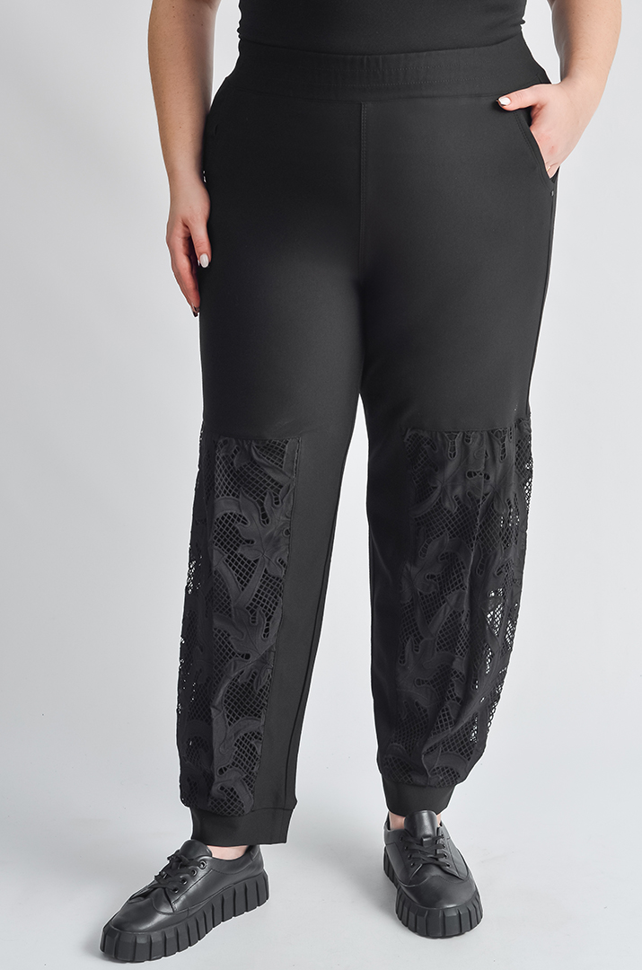 Брюки банани з декоративними вставками з прошви великих розмірів