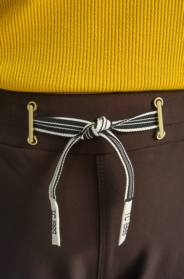 Брюки завужені в темно-коричневому відтінку великих рзмірів