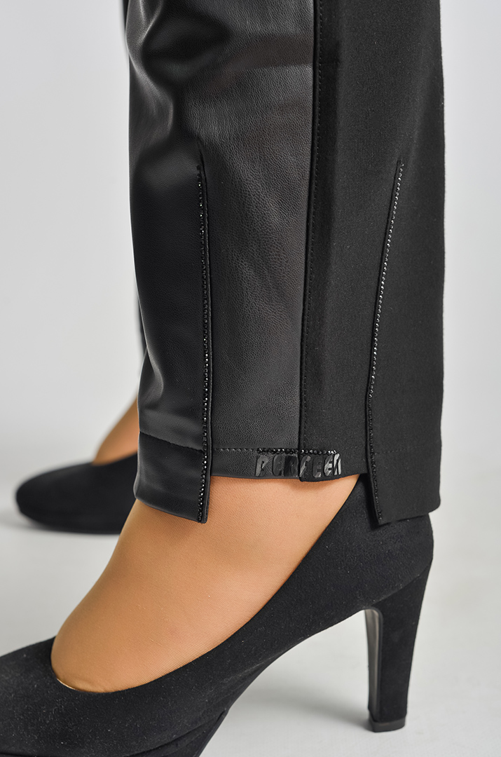 Брюки 7/8 в чорному кольорі з поєднанням текстур великих розмірів