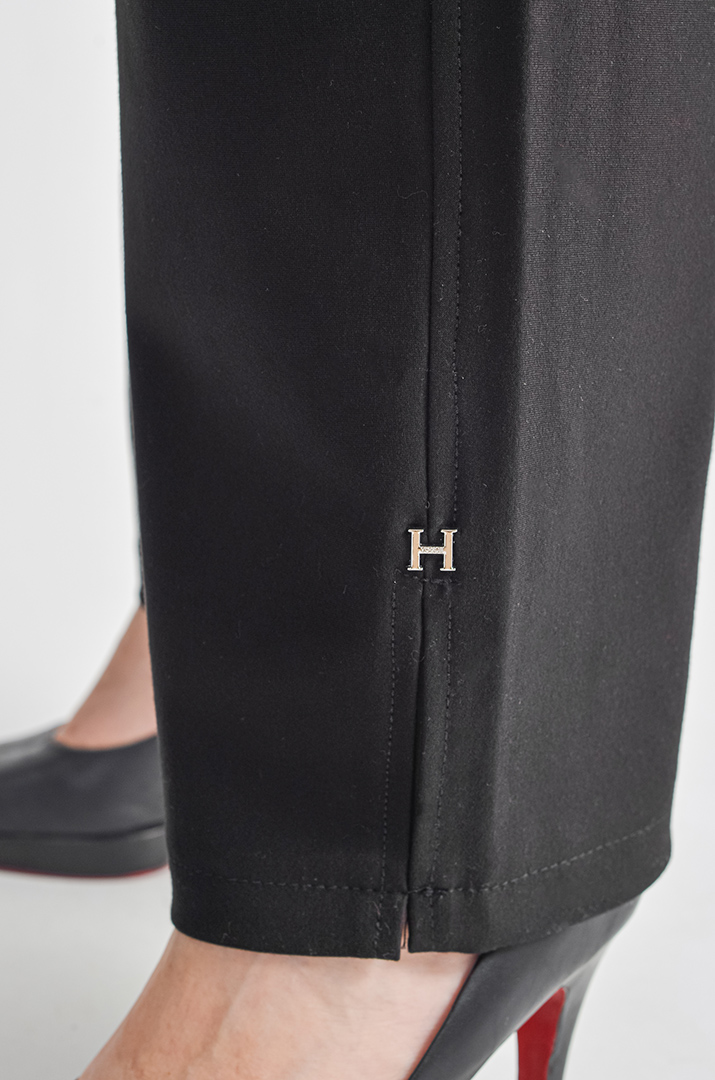 Брюки 7/8 з блискучим шнурком та з кишенями великих розмірів