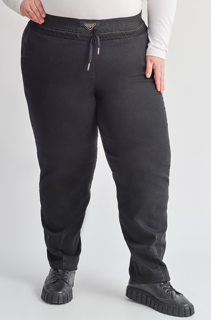 Джинсы бананы с эластичным поясом больших размеров