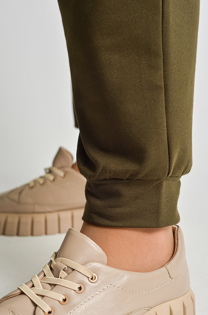 Брюки спортивні з боковими кишенями і манжетами великих розмірів