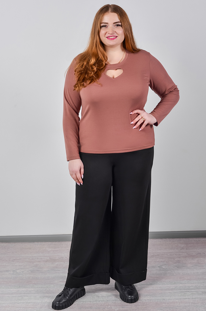 Брюки широкие в черном цвете с декоративным отворотом больших размеров