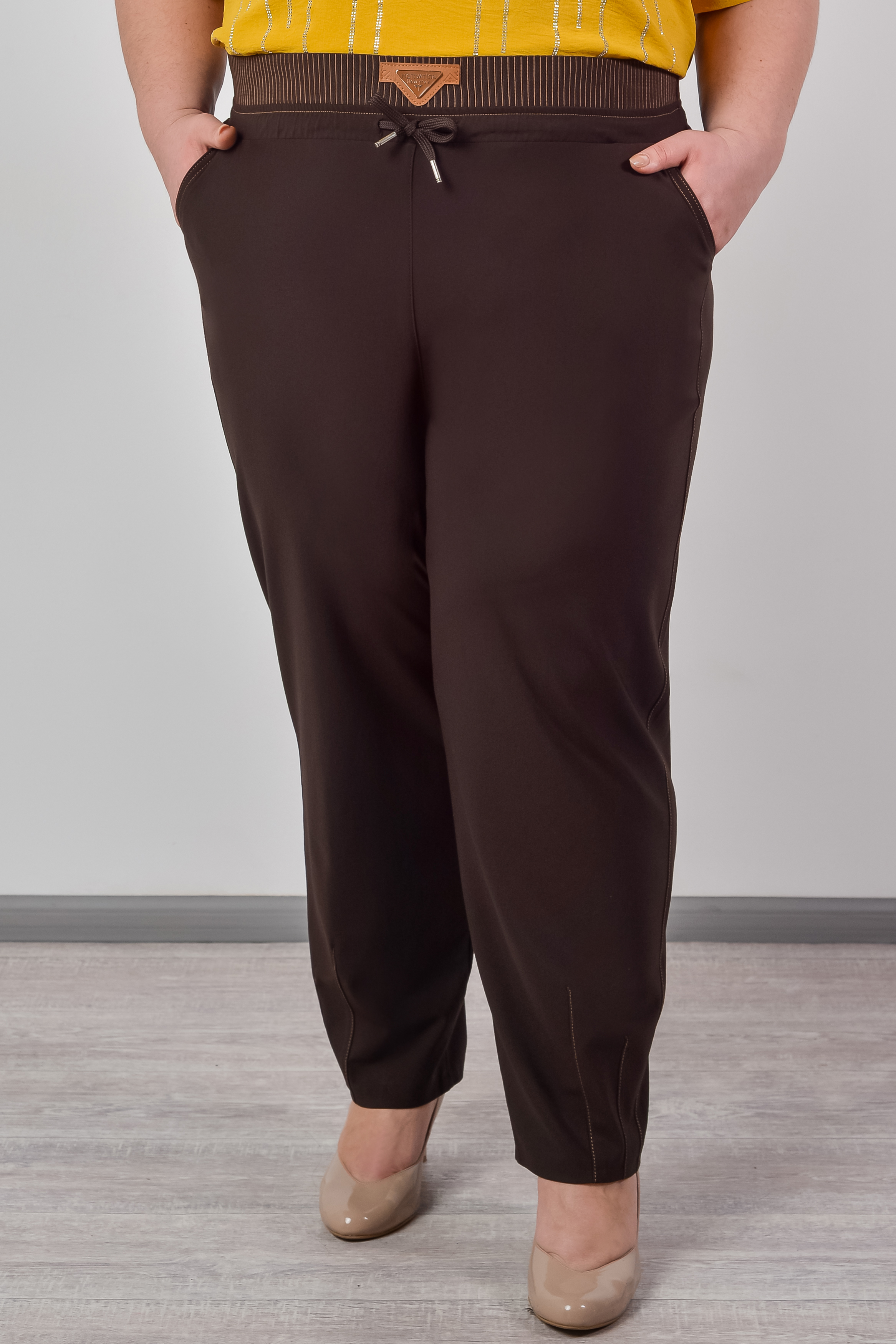 Брюки банани з широким акцентним поясом великих розмірів