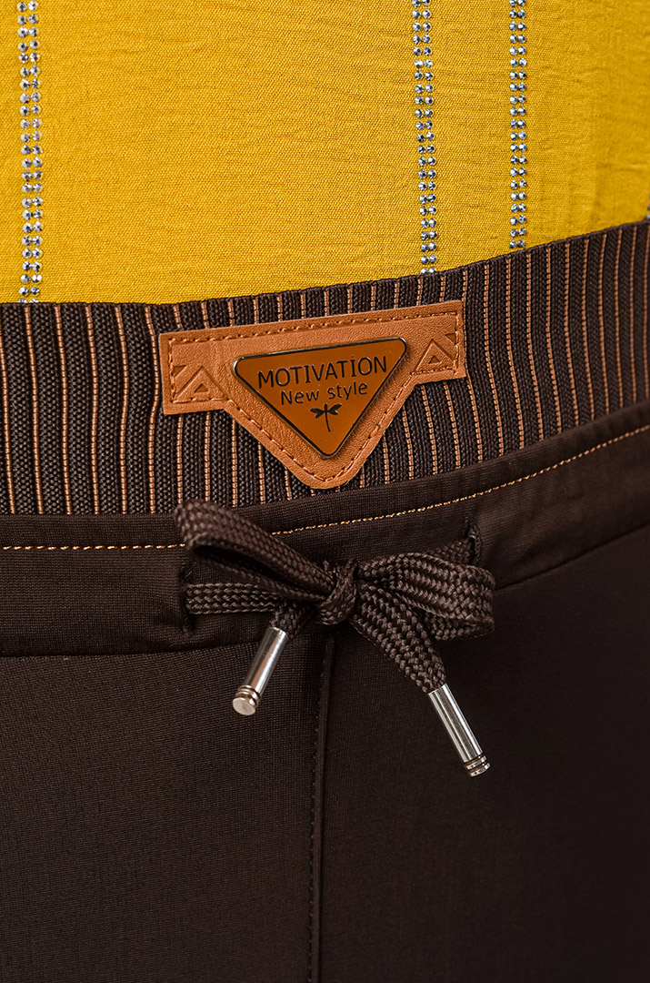 Брюки банани з широким акцентним поясом великих розмірів