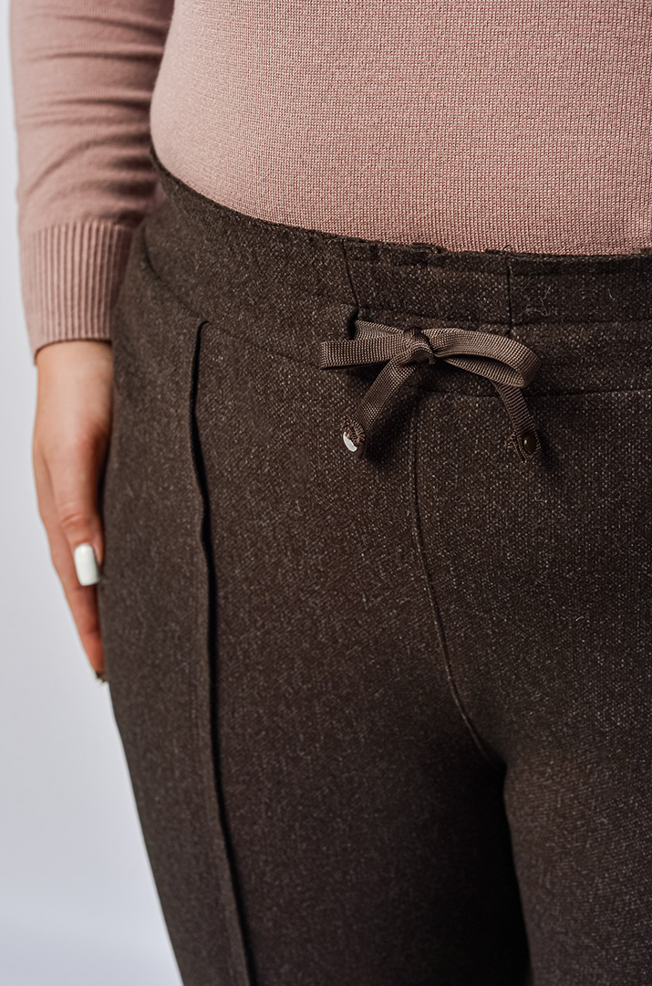Брюки однотонні кашемірові з декоративними швами великих розмірів