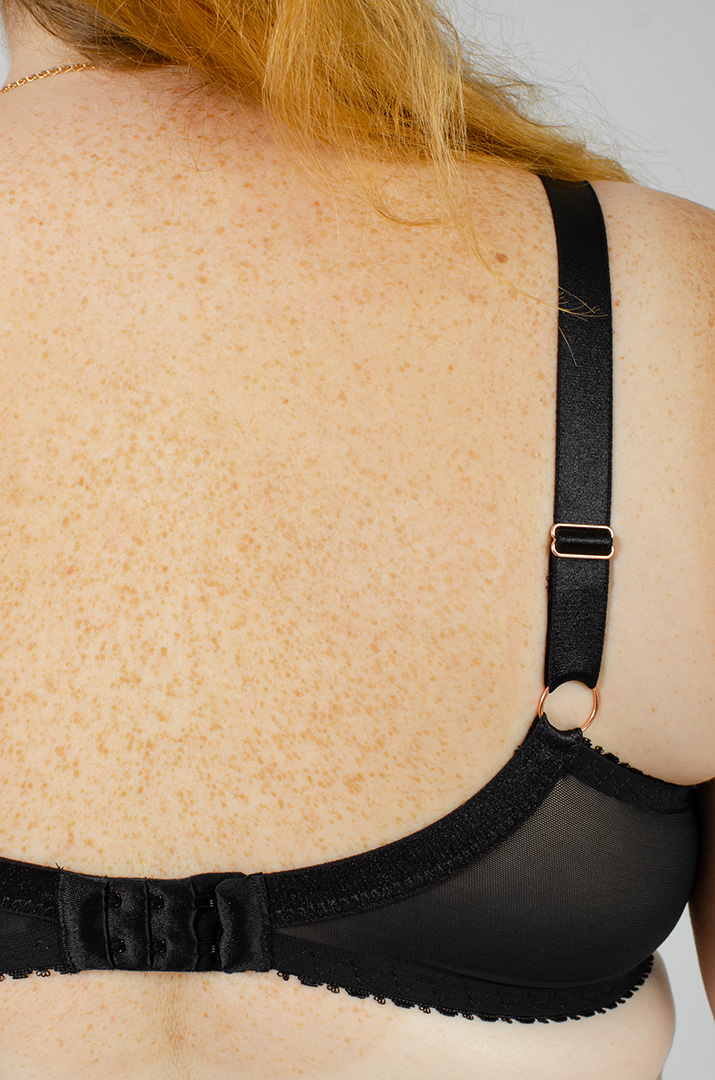 Изысканный бюстгальтер с кружевом больших размеров