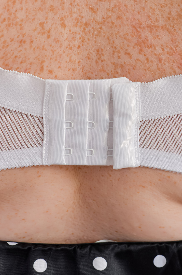 Бюстгальтер однотонный в лаконичном дизайне больших размеров