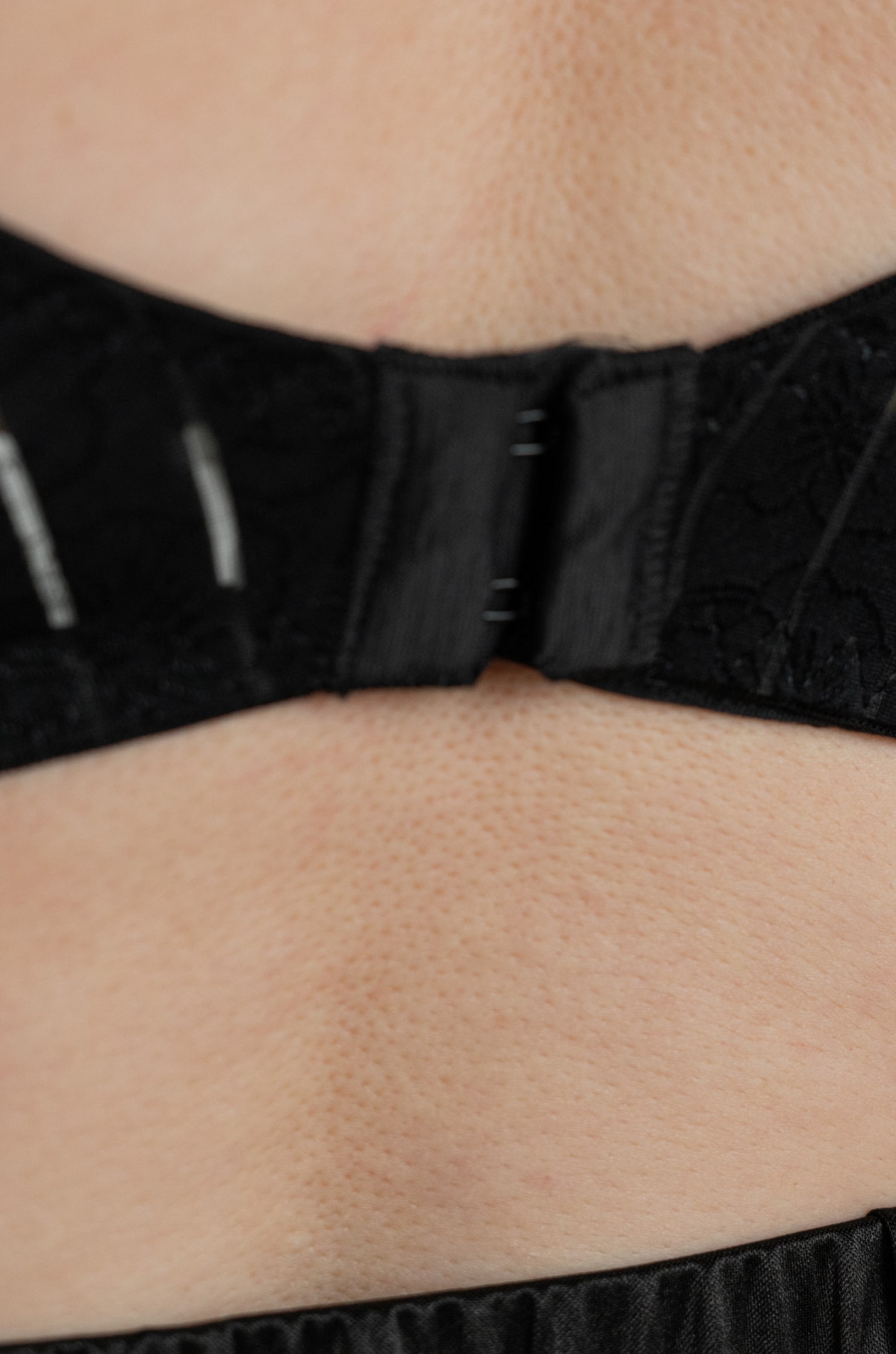 Бюстгальтер в смужку з мереживом і сіткою великих розмірів