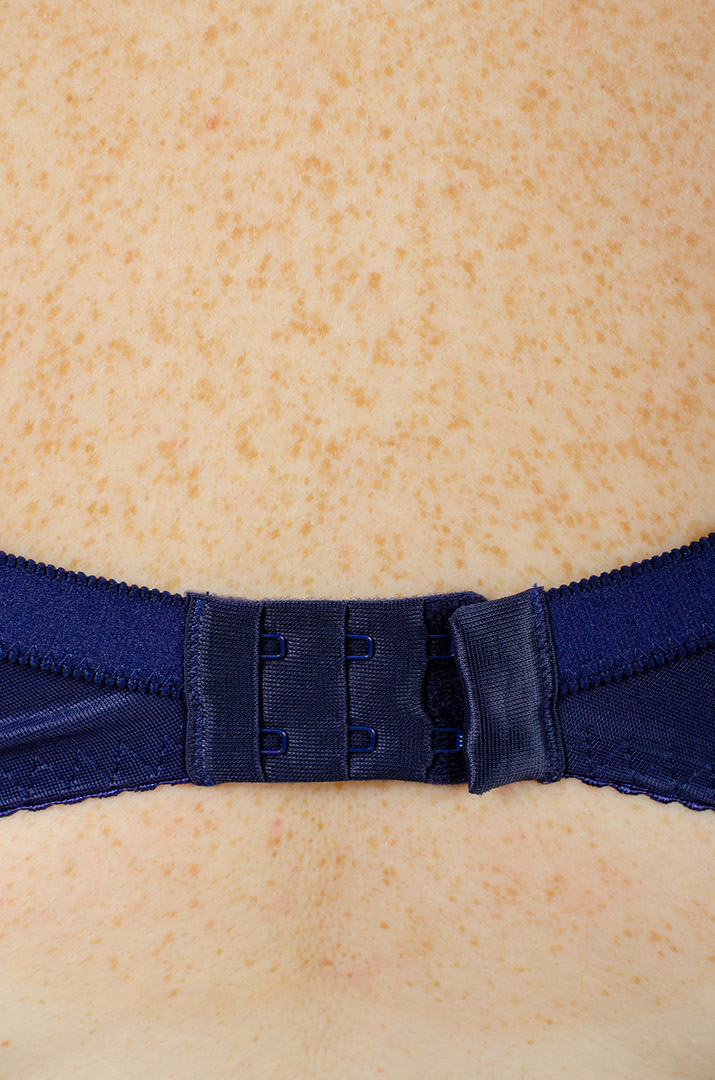 Бюстгальтер прикрашений мереживом великих розмірів