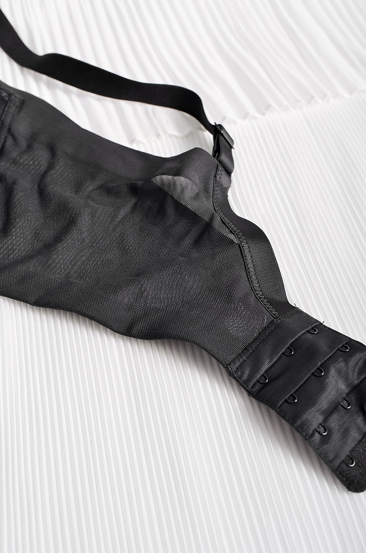 Бюстгальтер з сіткою великих розмірів