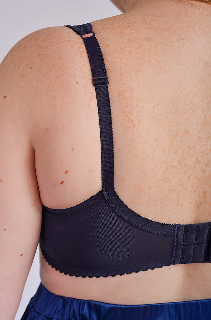 Бюстгальтер з ажурним мереживом великих розмірів