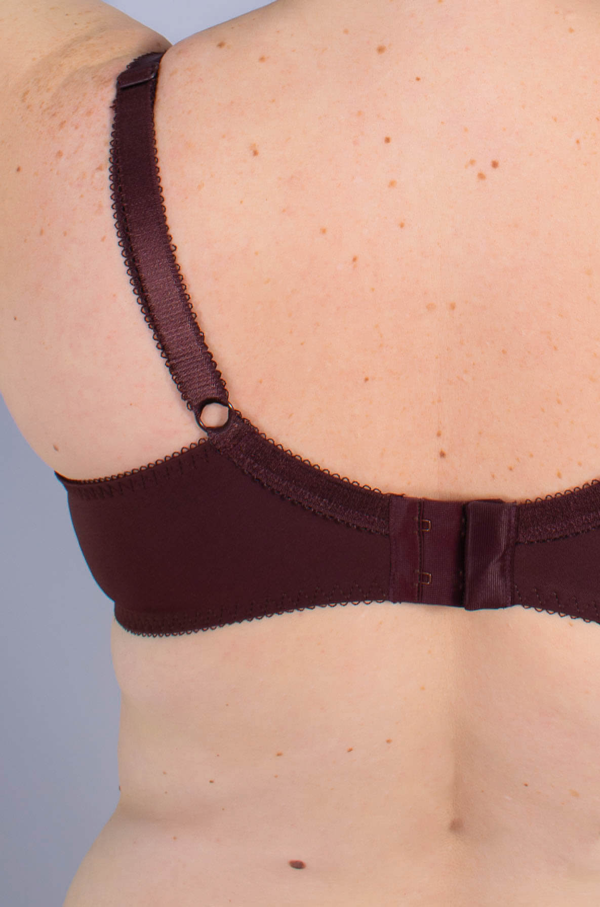 Бюстгальтер на косточках с поролоном большого размера