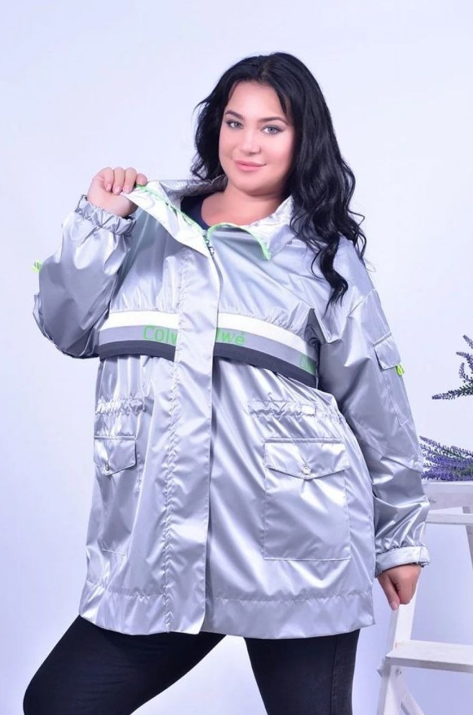 Стильна вітрівка з водовідштовхуючого матеріалу батал