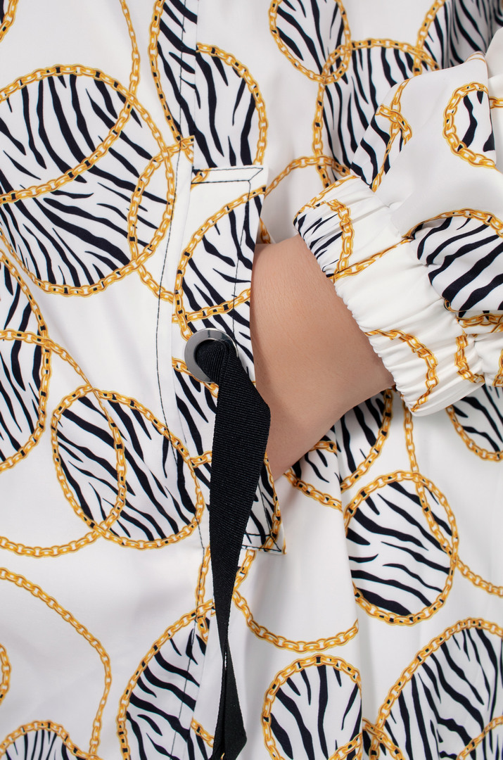 Вітрівка трапеція в принт великих розмірів