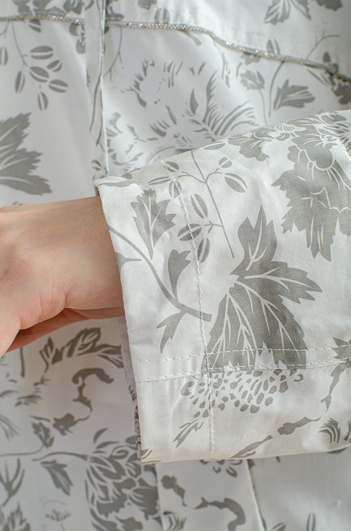 Вітрівка в принт великих розмірів