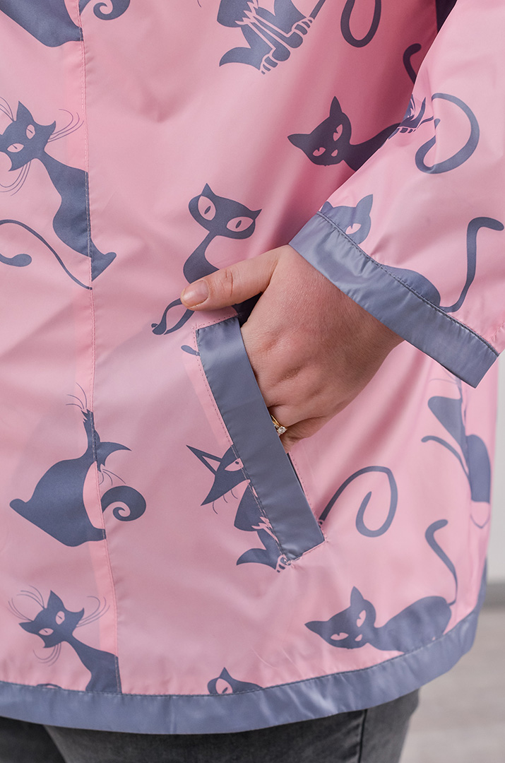 Вітрівка трапеція з вшитим капюшоном та кишенями великих розмірів