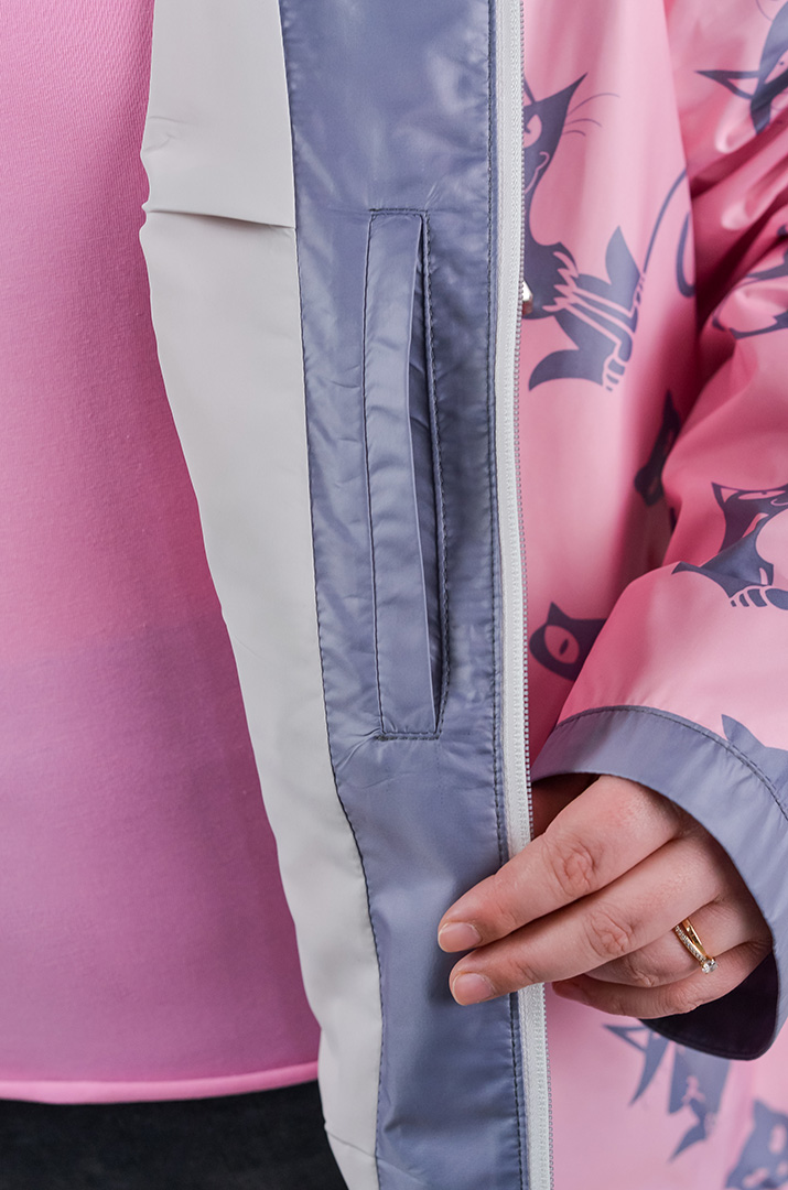 Вітрівка трапеція з вшитим капюшоном та кишенями великих розмірів