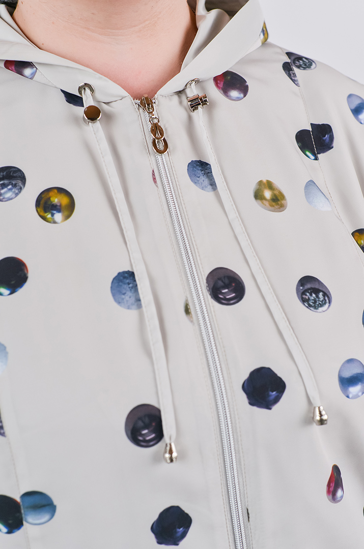 Вітрівка трапеція з вшитим капюшоном та кишенями великих розмірів