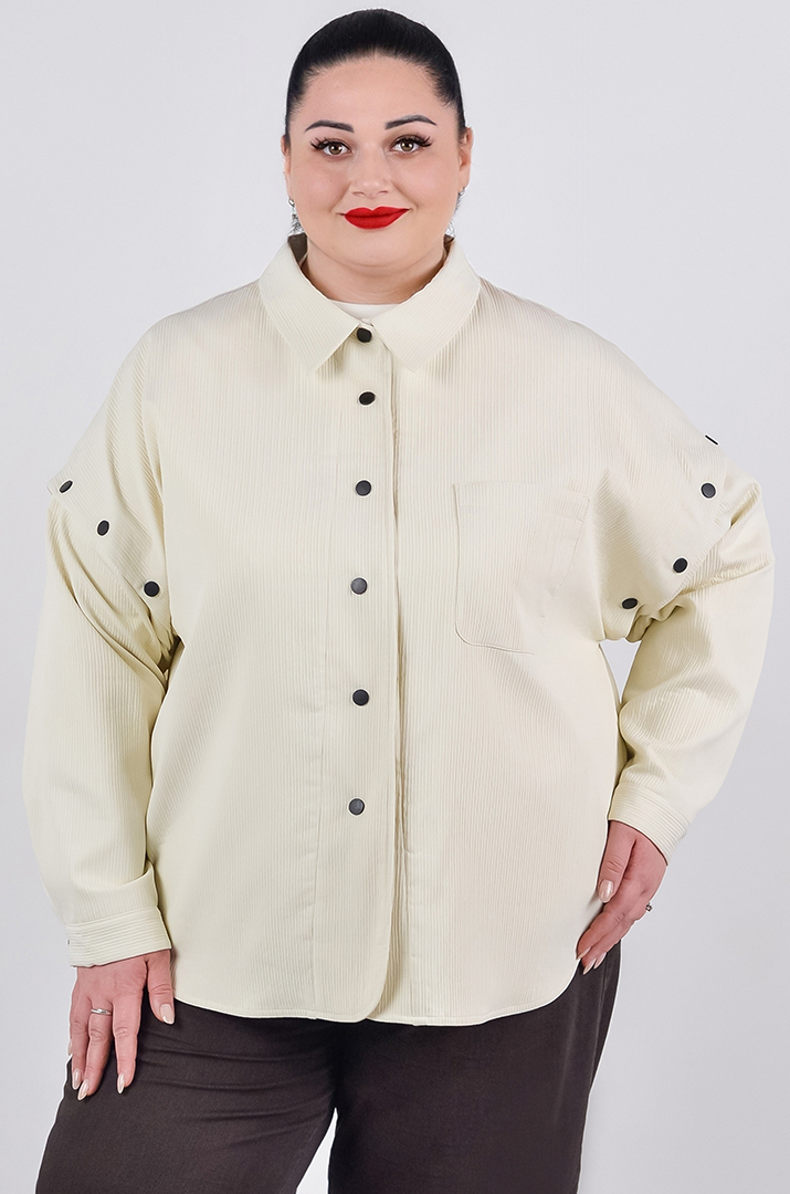 Ветровка молочного цвета на пуговицах с отстегивающимися рукавами больших размеров