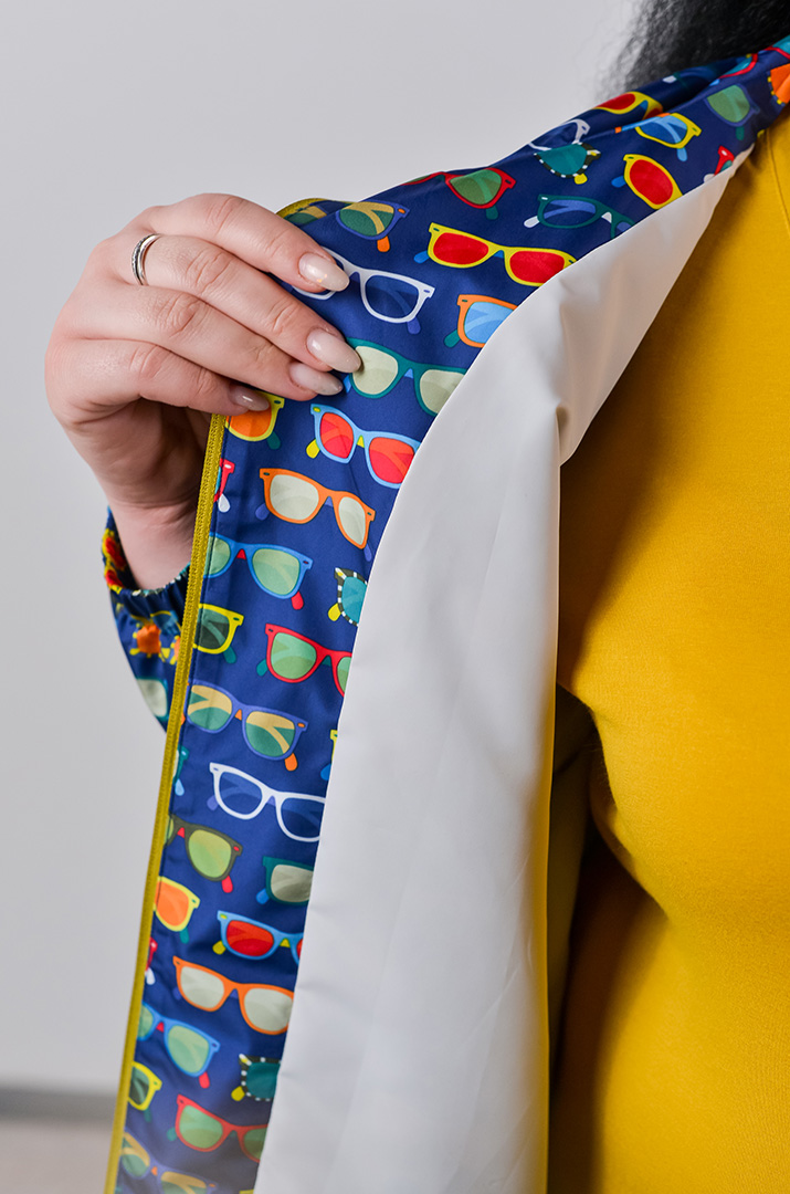 Вітрівка з плащівки та з регульованим низом великих розмірів