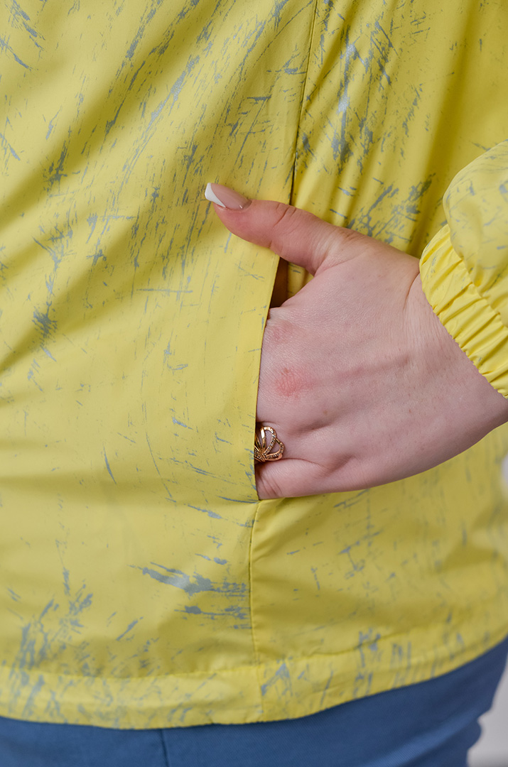 Вітрівка з плащівки та з регульованим низом великих розмірів