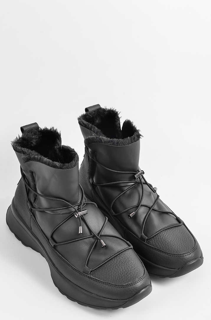 Чорні зимові уггі  з еластичним шнурком та фіксатором великих розмірів