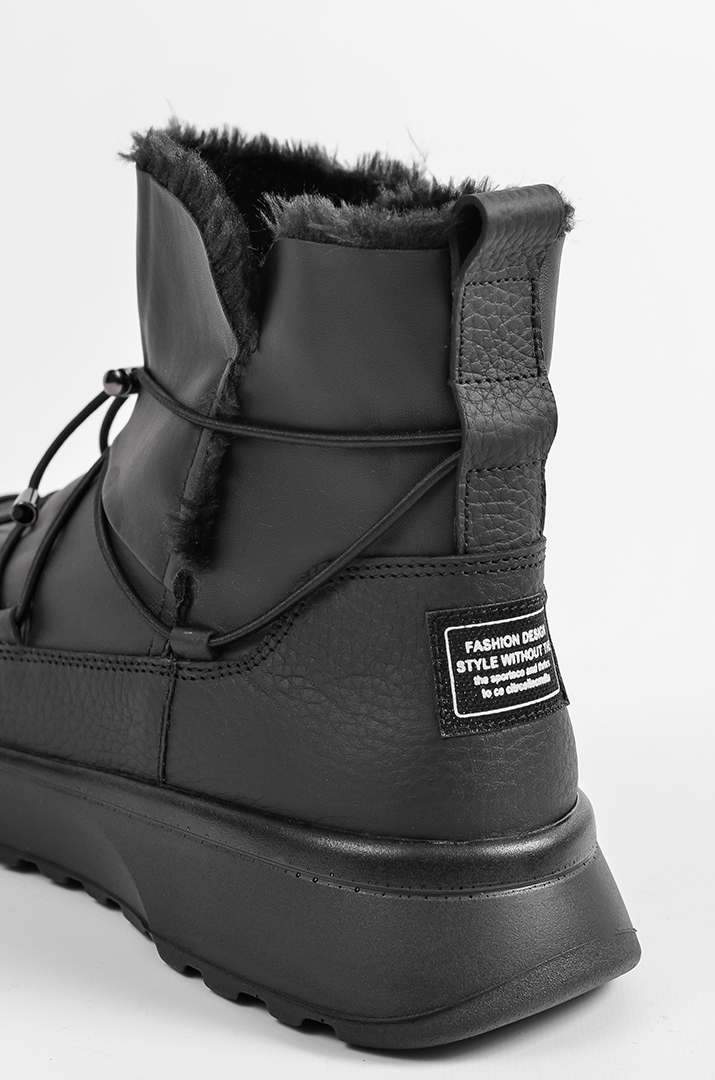 Чорні зимові уггі  з еластичним шнурком та фіксатором великих розмірів