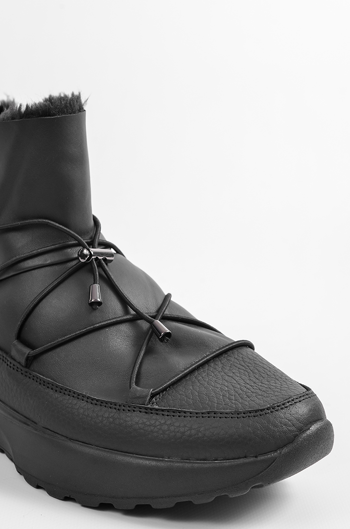 Чорні зимові уггі  з еластичним шнурком та фіксатором великих розмірів