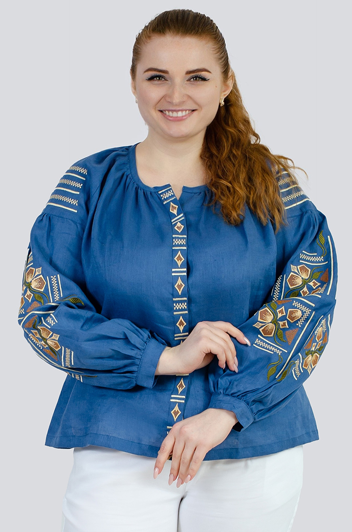 Модная блуза-вышиванка больших размеров