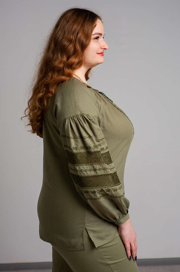 Вышиванка-блуза льняная больших размеров