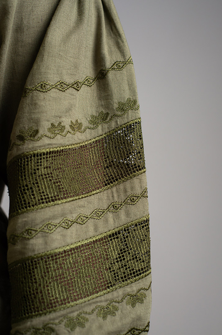 Вышиванка-блуза льняная больших размеров