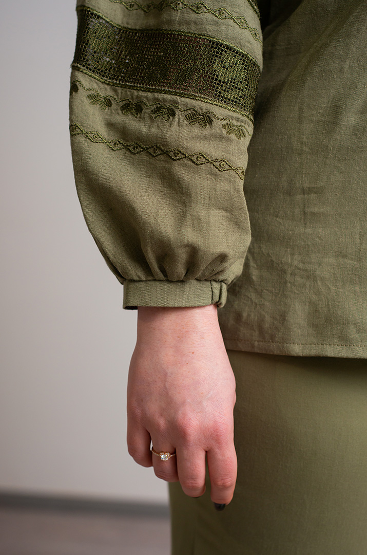 Вышиванка-блуза льняная больших размеров