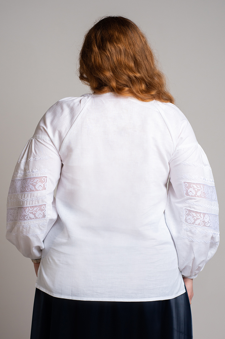 Вышиванка-блуза льняная больших размеров