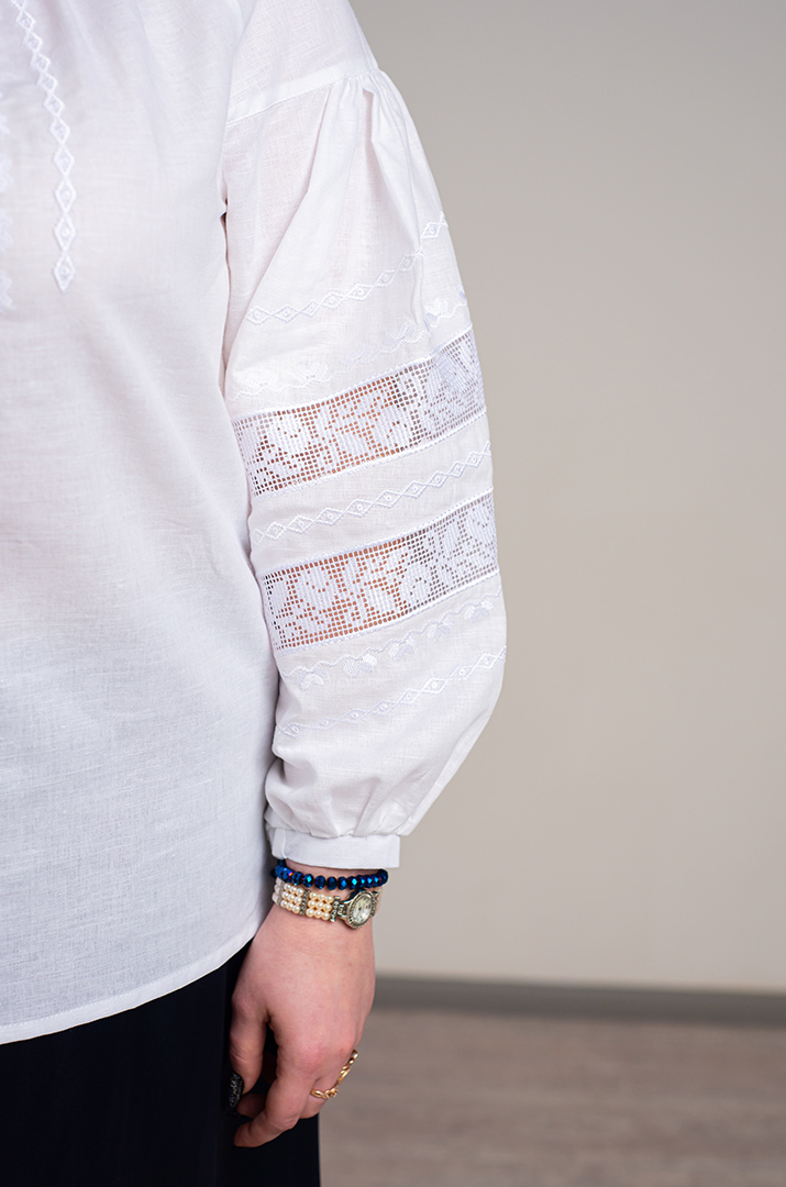 Вышиванка-блуза льняная больших размеров