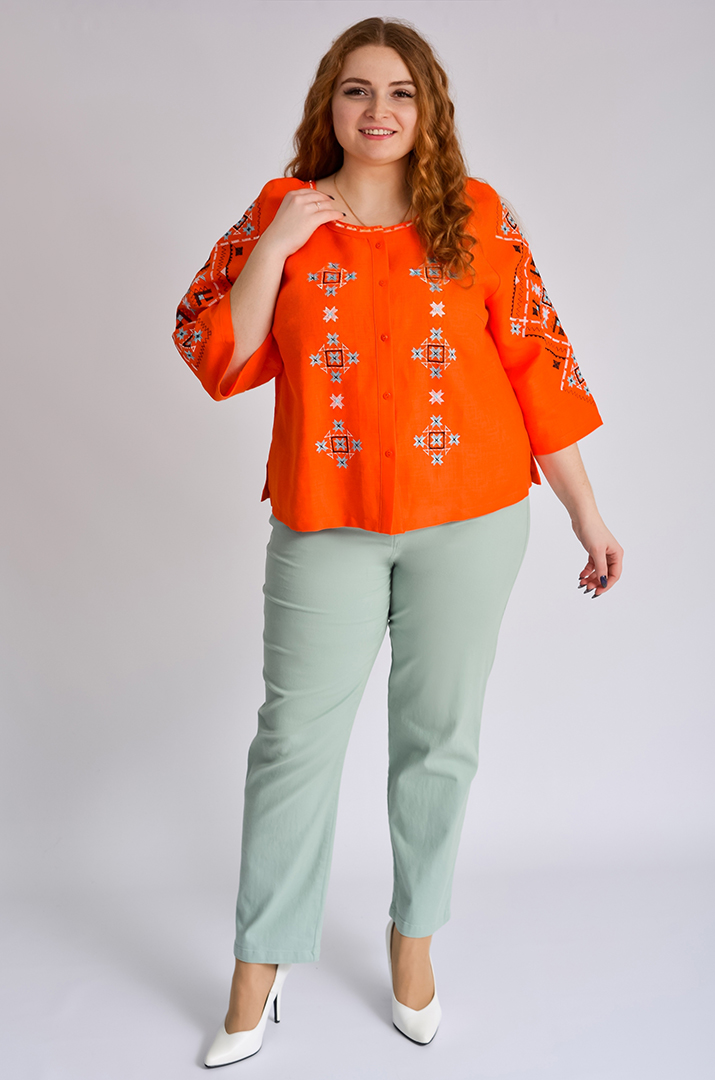 Вышиванка-блуза с пуговицами больших размеров